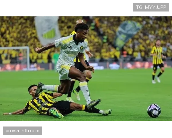 科曼边路突破建功,稳健表现助球队撕破对手防线 科曼边路突破建功,稳健表现助球队撕破对手防线