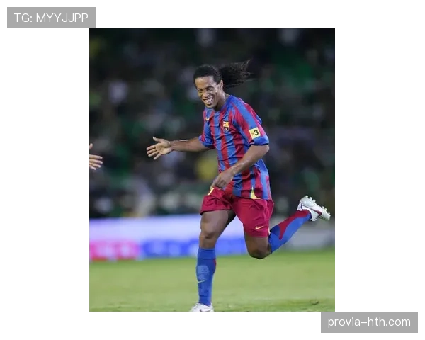 张琳芃球场像钢铁侠，下了场拎菜篮子的样子直接把我笑趴